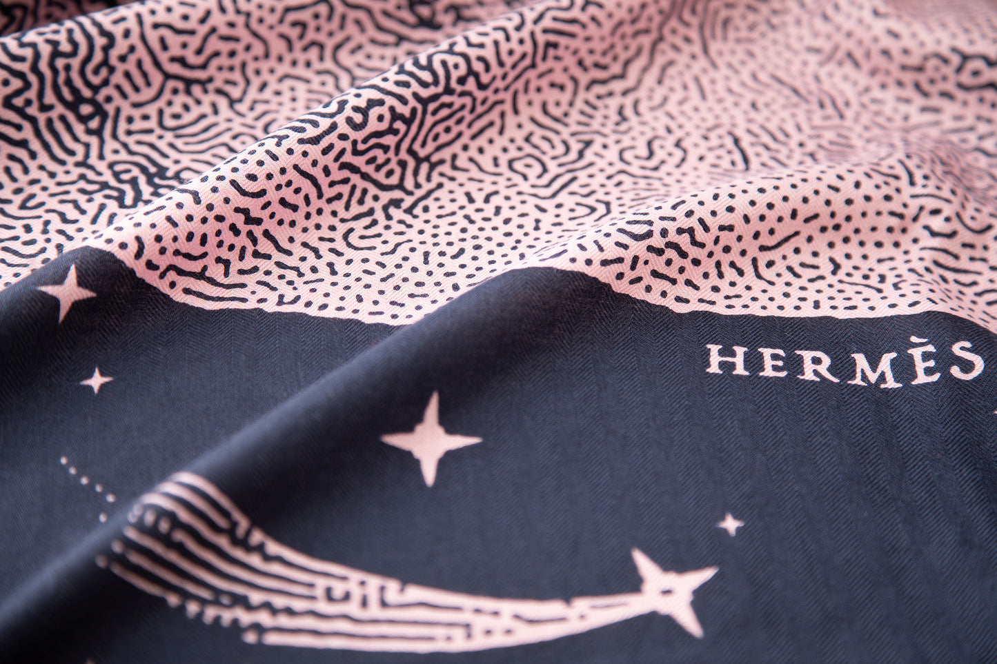 HERMES CLAIR DE LUNE  (月明かり)エルメス　カレジュアン　カシミヤシルク１４０