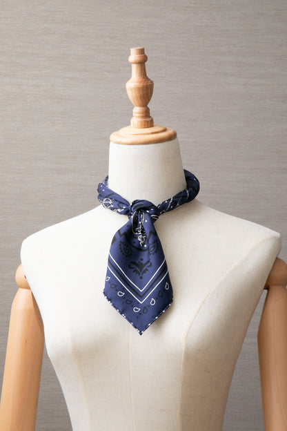 ヴィンテージエルメススカーフ　エルメス カレ55　Les Clés Bandana（レ・クレ・バンダナ）鍵