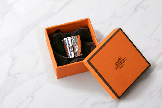 Hermès エルメス　スカーフリング　メタルホースシュー