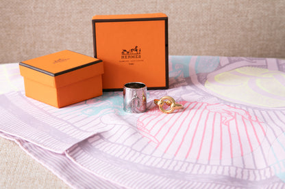 Hermès エルメス　スカーフリング　メタルホースシュー