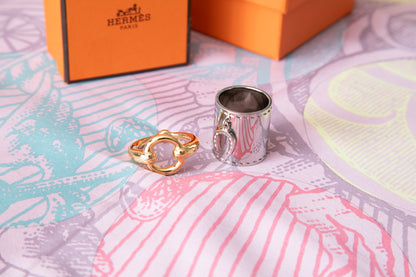 Hermès エルメス　スカーフリング　メタルホースシュー