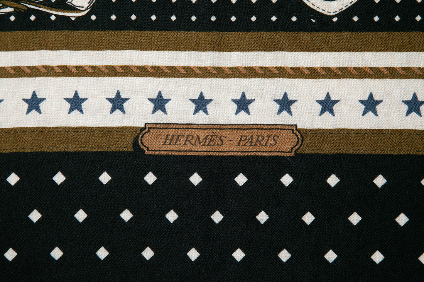 カレジュアン　カシシル 宮廷の馬具　バンダナ Harnais de Cour Bandana（アルネ・ドゥ・クール・バンダナ）　カシミヤシルク１４０