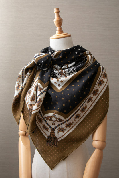 カレジュアン　カシシル 宮廷の馬具　バンダナ Harnais de Cour Bandana（アルネ・ドゥ・クール・バンダナ）　カシミヤシルク１４０