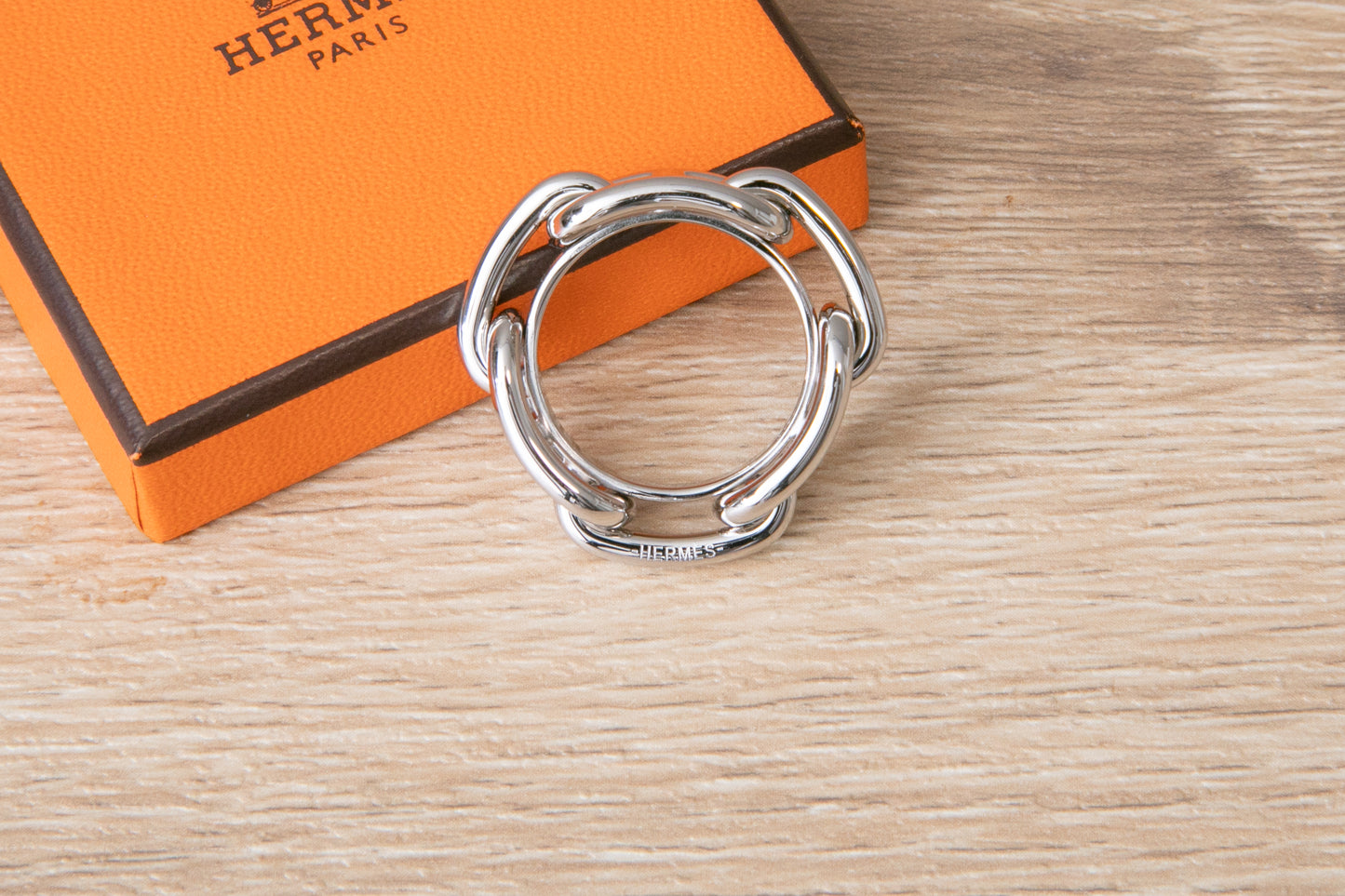 Hermès エルメス　スカーフリング シェーヌダンクル