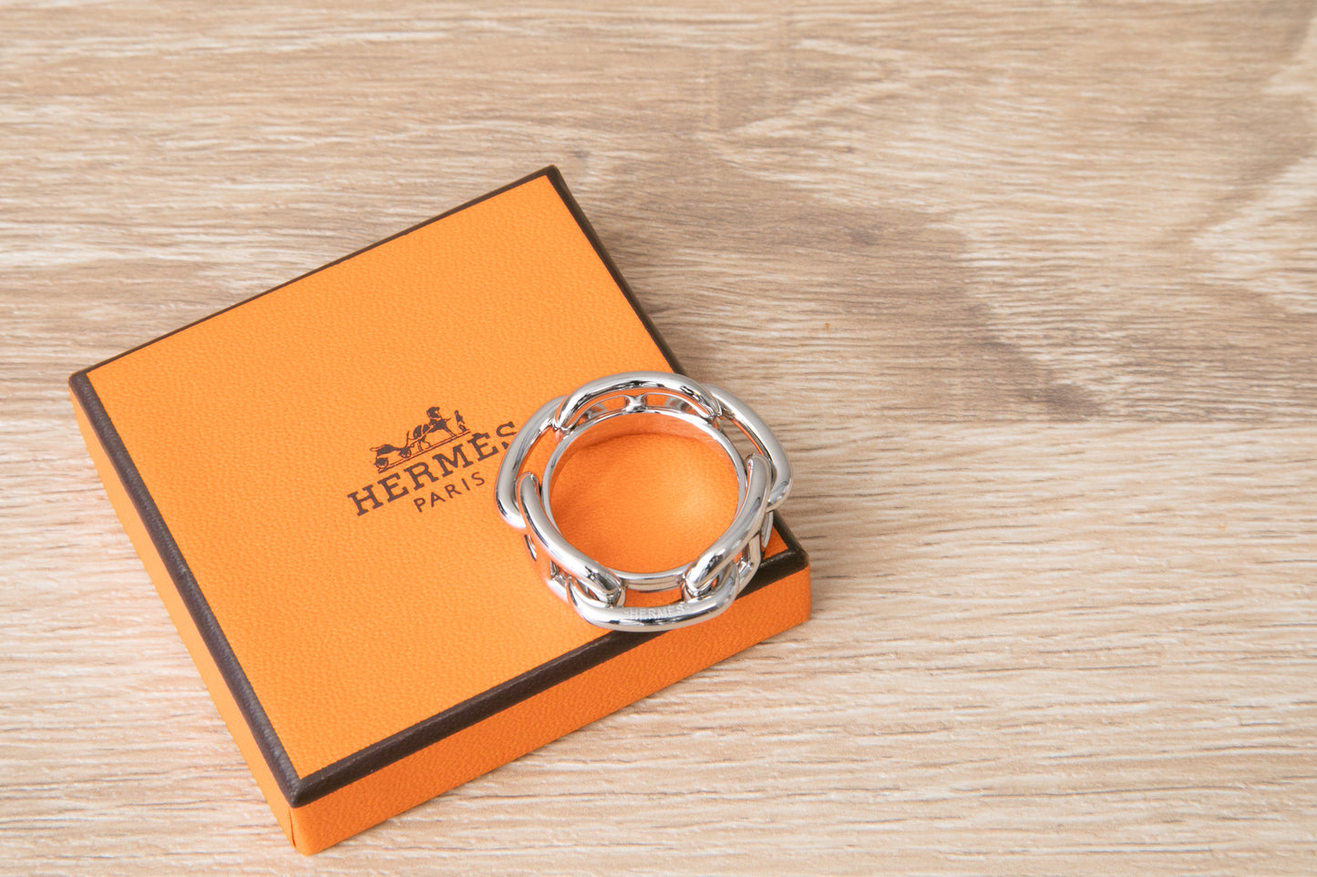 Hermès エルメス　スカーフリング シェーヌダンクル