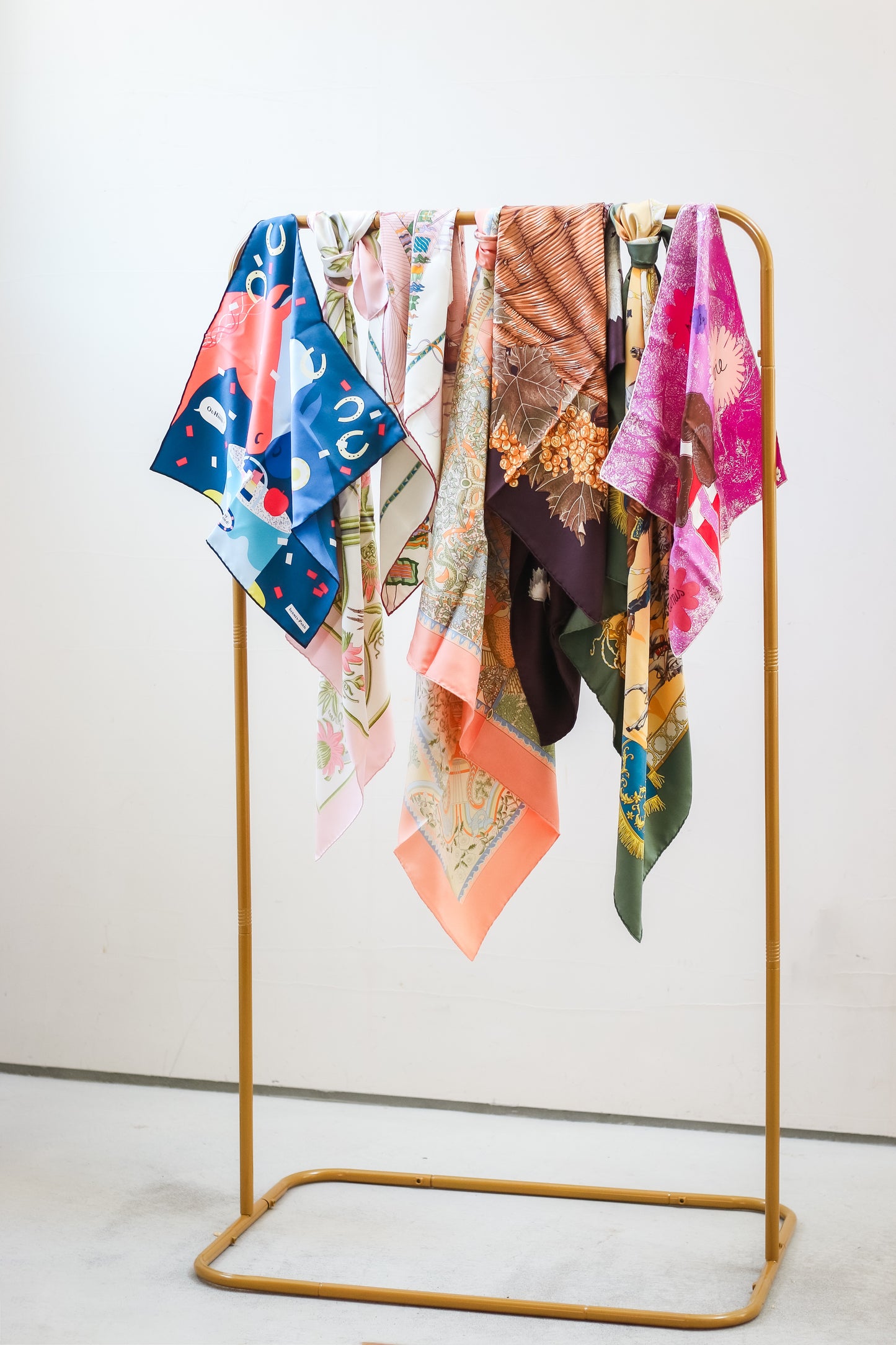 カレジュアン　カシシル 宮廷の馬具　バンダナ Harnais de Cour Bandana（アルネ・ドゥ・クール・バンダナ）　カシミヤシルク１４０