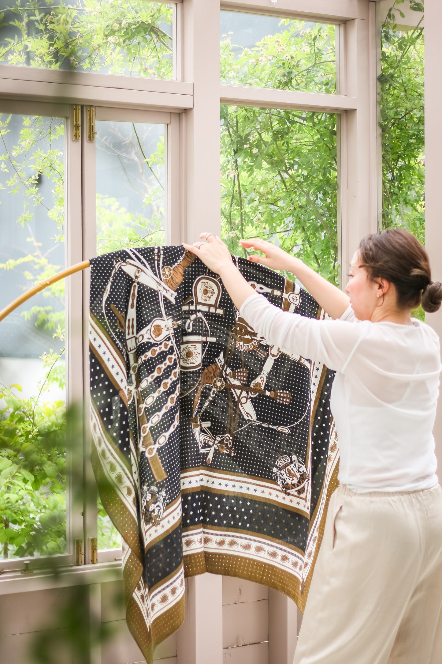 カレジュアン　カシシル 宮廷の馬具　バンダナ Harnais de Cour Bandana（アルネ・ドゥ・クール・バンダナ）　カシミヤシルク１４０