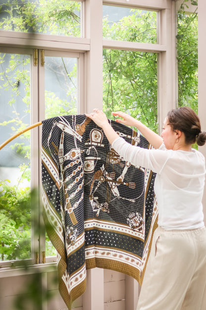 カレジュアン　カシシル 宮廷の馬具　バンダナ Harnais de Cour Bandana（アルネ・ドゥ・クール・バンダナ）　カシミヤシルク１４０