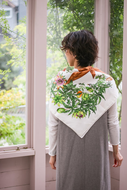 ヴィンテージエルメススカーフ　エルメス カレ90 　Passiflores パッションフラワー